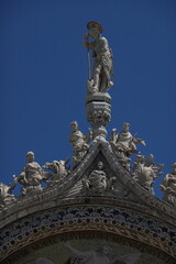 Fototapeta premium statue Duomo cathedral in Venice Italy