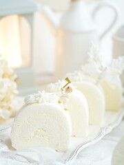 白いロールケーキでメリークリスマス