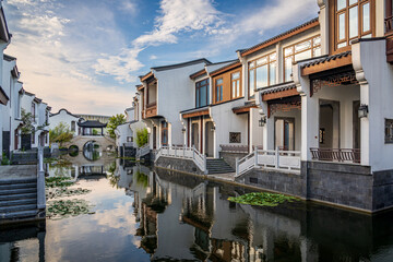 Obraz premium Tranquil Traditional Water Town