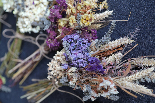 ramo de flores siempre vivas secas para decoraci&oacute;n 4M0A4553-as25