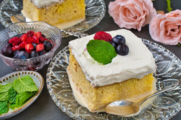 メキシコのスイーツ パステル・デ・トレス・レチェス(3種のミルクのケーキ)  Mexican sweets Pastel de Tres Leches( Mexican Tres Leches Cake,Tres Leches Cake,Three Milk Cake, 3 Milk Cake)