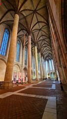 La double nef de l'église du couvent des Jacobins (Toulouse)