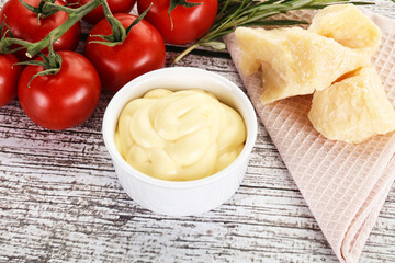 Cheese sauce in the bowl