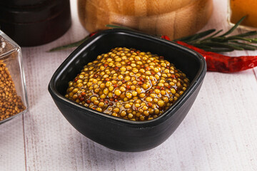Spicy mustard sauce with seeds