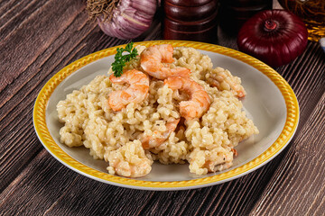 Gourmet risotto with prawn and cheese