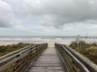 Obraz premium boardwalk to the beach