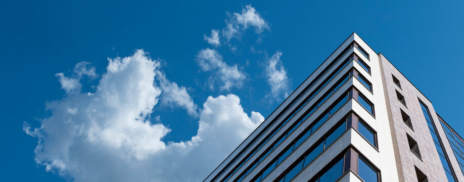 A fragment of a large office building in the city