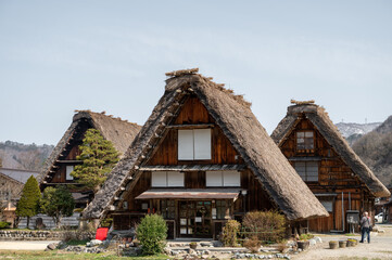 Obraz premium japanese old wooden house in the forest mountain