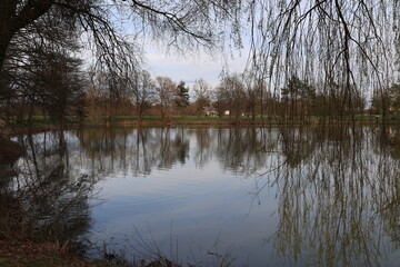 Blick in den alten Kurpark von Bad Gögging in Bayern