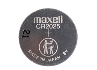 A CR2025 button cell lithium battery 3V isolated