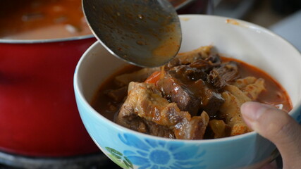 rice vermicelli with northern thai curry sauce