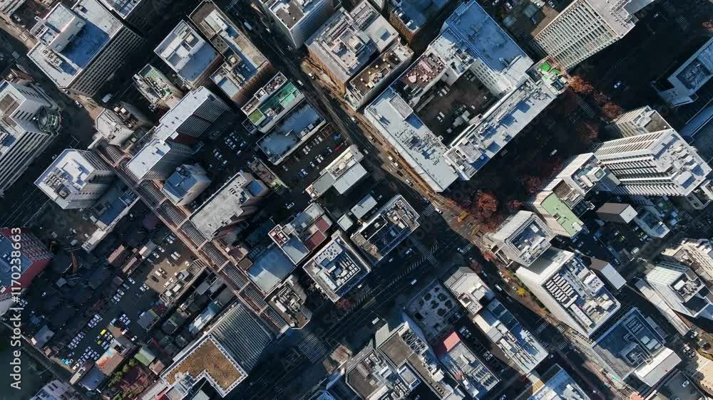 Aufkleber 都市、社会、真俯瞰、ドローン、空撮、建設、産業、ビジネス、開発、日本、時代、都会、街、町並み、道路、交通、俯瞰、ハイアングル、風景、景色、景観、上から見た、見下ろす、現代、建築、ビル、ビル群、不動産、高層ビル、観光、旅行、地域、行政、経済、公共、将来、進歩、発展、成長、屋上、インフラ、繁華街、自動車、真上、暮らし、防災、鳥瞰図、住宅、モビリティ、60p