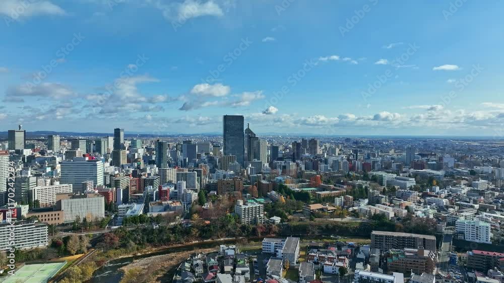 Leinwandbilder ドローン、空撮、都市、社会、ビル群、建設、パノラマ、展望、時代、ビジネス、青空、俯瞰、ハイアングル、地平線、風景、景色、景観、上から見た、見下ろす、現代、都会、建築、ビル、不動産、高層ビル、摩天楼、日本、町並み、街、観光、旅行、コピースペース、昼間、晴れ、河川、住宅、住宅地、絶景、暮らし、地域、行政、自治体、地方、公共、産業、インフラ、交通、環境、60p、自然