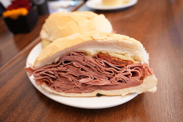Brazilian Famous Food, Mortadella Sandwich - ブラジル モルタデッラ サンドイッチ