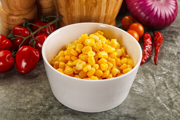 Sweet canned ripe corn grain