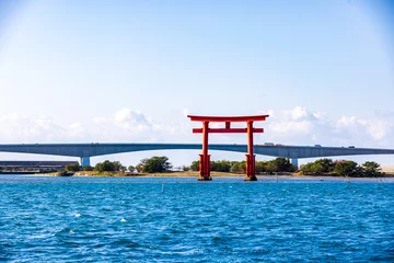 Selbstklebende Fototapeten 静岡県　浜名湖に浮かぶ鳥居  © スプやん