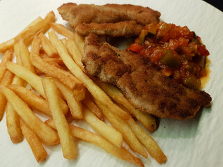 Wiener Schnitzel mit Pommes frites