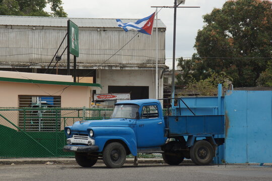 murs de la Havane &agrave; Cuba qui servent de support &agrave; la glorification du r&eacute;gime et de l'hitoire castriste &agrave; travers l'image du Che Guevara et du mot revolucion 