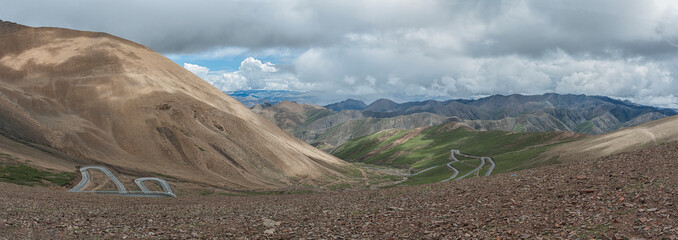 Kya Wu Lha Pass, one of the best viewing platforms to see the Himalayas in Tibet.