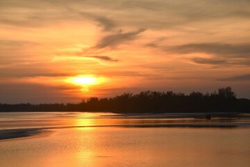 Obraz premium landscape of sea on sunset at Son beach travel location in Thailand 