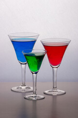 copas de bebida con un liquido colorado