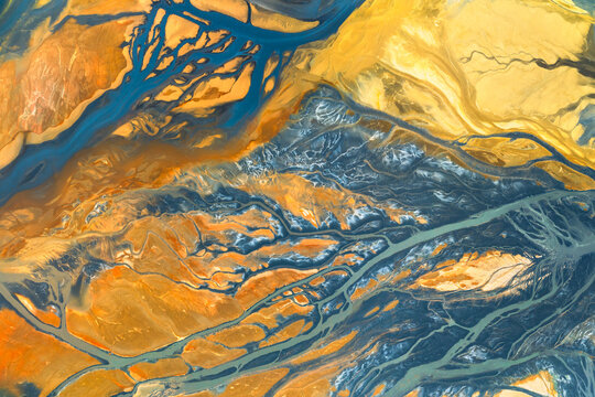 Multicolor abstract textures in organic flowing patterns