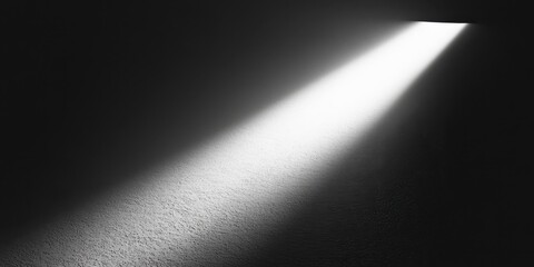 Naklejka premium dark background, bright beam of light, diagonal illumination, high contrast, abstract, minimalist, dramatic lighting, black and white, ethereal glow, mysterious atmosphere, shadow play, spotlight effe