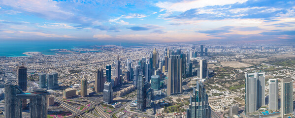 Obraz premium UAE, Dubai panoramic skyline view of city financial downtown and Dubai Mall.