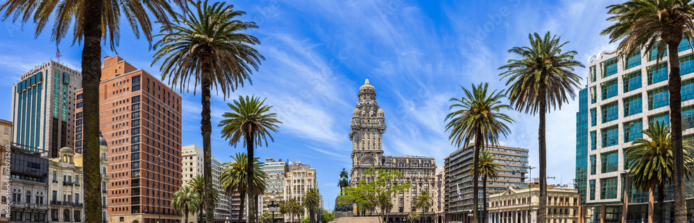 Wall mural Uruguay, Montevideo Independence Square in historic city center, a famous tourism attraction.