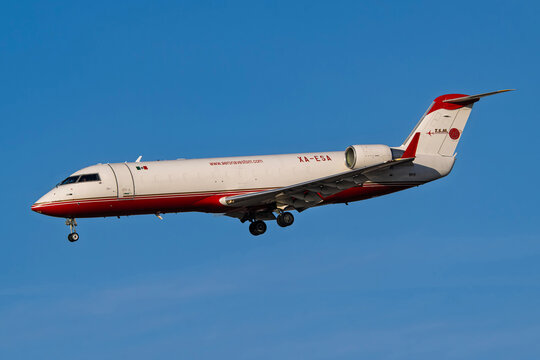 Sky Harbor International Airport 12-31-2024 Phoenix, AZ USA..

Aeronaves TSM Bombardier CRJ100PF XA-ESA sunset arrival for 25L at Sky Harbor Intl. Airport.