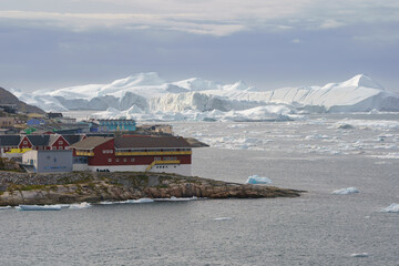 Ilulissat Greenland with icebergs floating in Disko bay © KAT