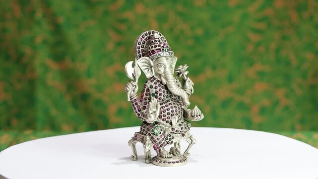 Lord Ganesha the remover of obstacles. Ganpati Bappa. 925 Silver Indian Deity Idol High Detail Finish for Pooja and Home Decor. Hindu Religions. Elephant God of Hinduism. Ganesh ji