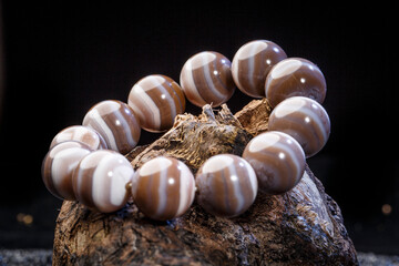 Jade and agate crafts beautifully carved using traditional techniques