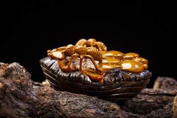 Jade and agate crafts beautifully carved using traditional techniques