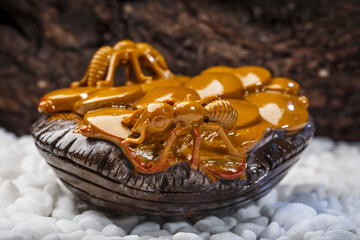 Jade and agate crafts beautifully carved using traditional techniques