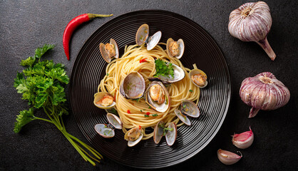 Plate with spaghetti with fresh clams