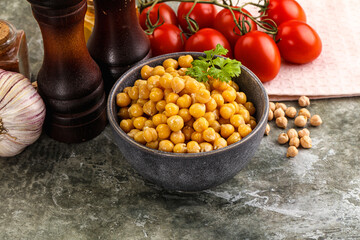 Canned chickpea in the bowl