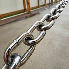Obraz premium metal chain with whole or break steel chrome link