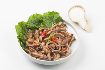   A food made by frying eel in oil with vegetables such as onions, peppers, green onions, and various seasonings.