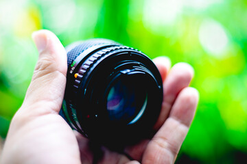  focal length, such as 35mm or 50mm or 85mm. Zoom lenses, as you might have guessed, allow for a...