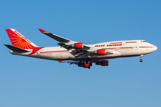 Frankfurt am Main, Germany - April 1, 2009: Air India Boeing 747-400 with registration VT-ESP on final for Frankfurt Airport