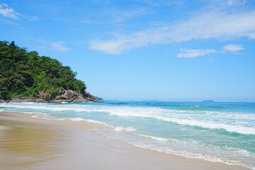 Praia das Conchas or Shell Beach in Ubatuba, Sao Paulo, Brazil - ブラジル サンパウロ ウバトゥバ 貝殻ビーチ