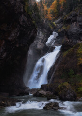 Cascada del estrecho