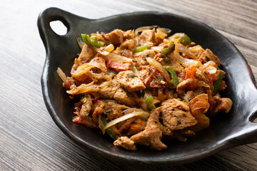 A view of a plate of yedoro tibs.