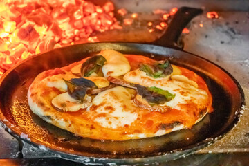 ミックスピザ　Italian delicious food mixture pizza