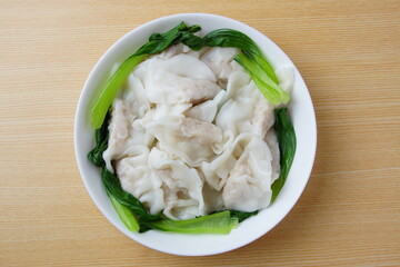 水餃子　中華料理