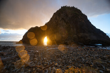 夕陽があたる洗顔門ビーチ