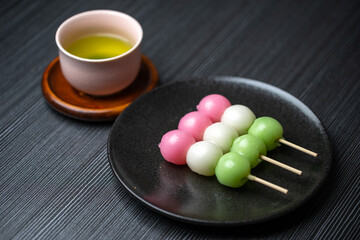 三色団子　日本の甘味