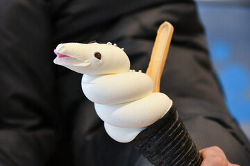 白ヘビソフトクリーム