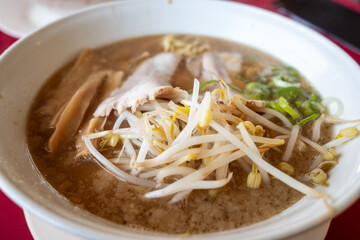 日本の岡山県岡山市のとても美味しい醤油豚骨ラーメン